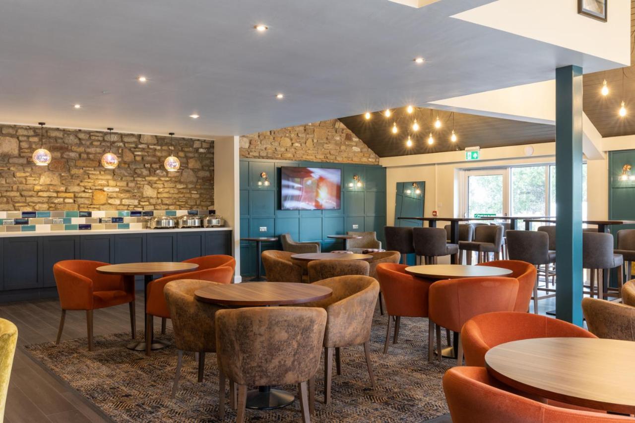 Almondsbury Inn & Lounge Exterior foto