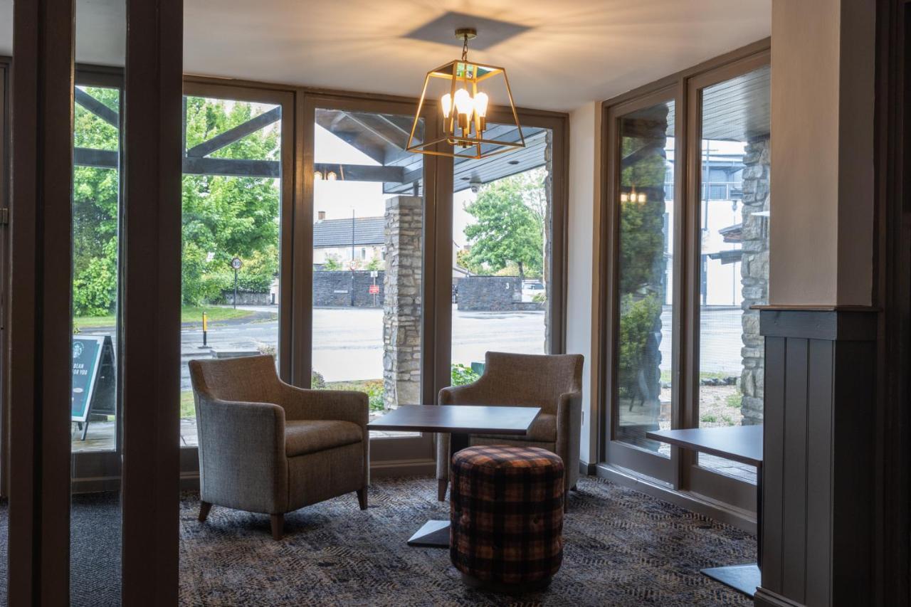 Almondsbury Inn & Lounge Exterior foto