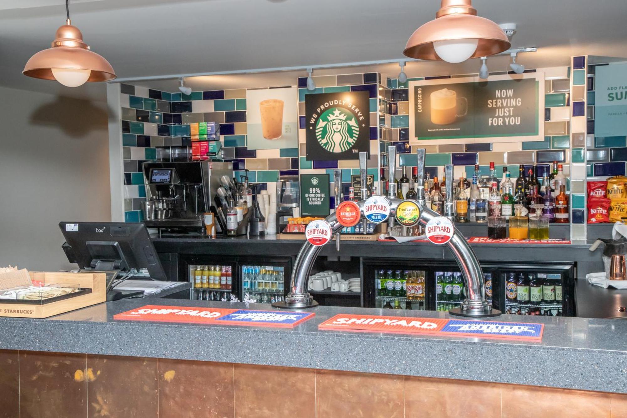 Almondsbury Inn & Lounge Exterior foto