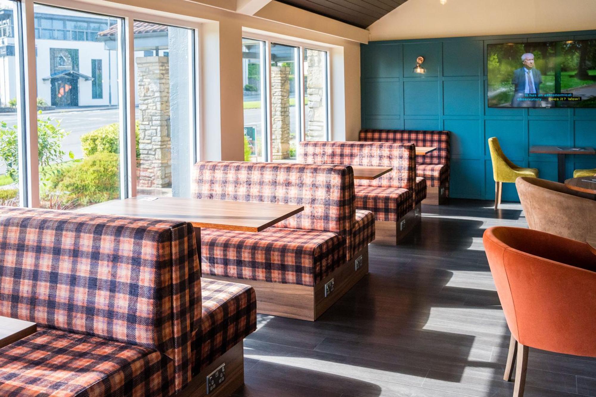 Almondsbury Inn & Lounge Exterior foto