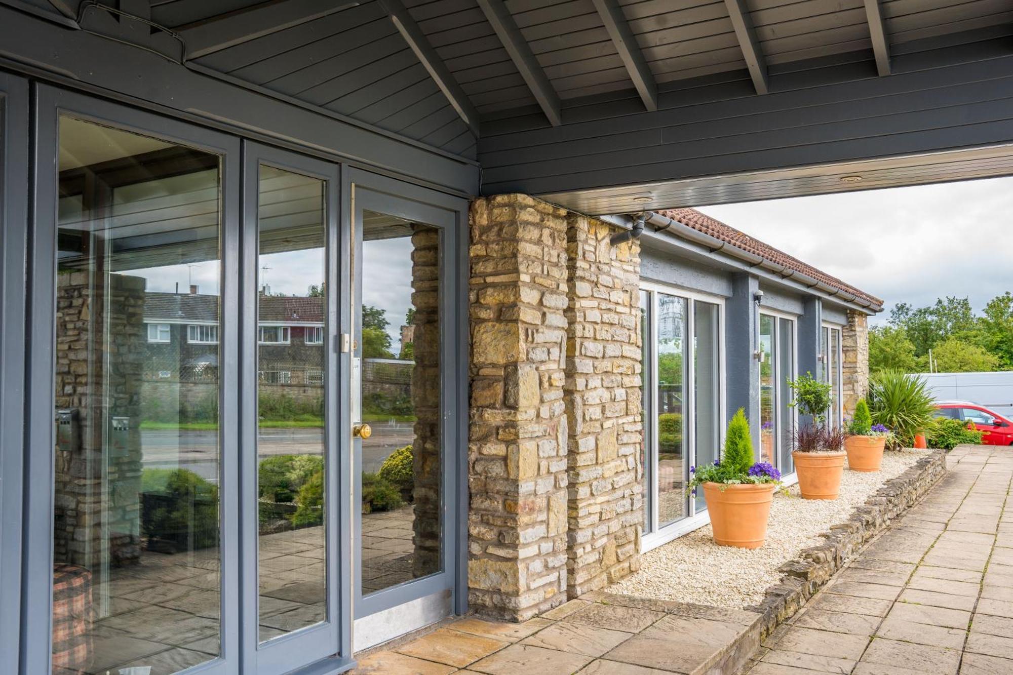 Almondsbury Inn & Lounge Exterior foto