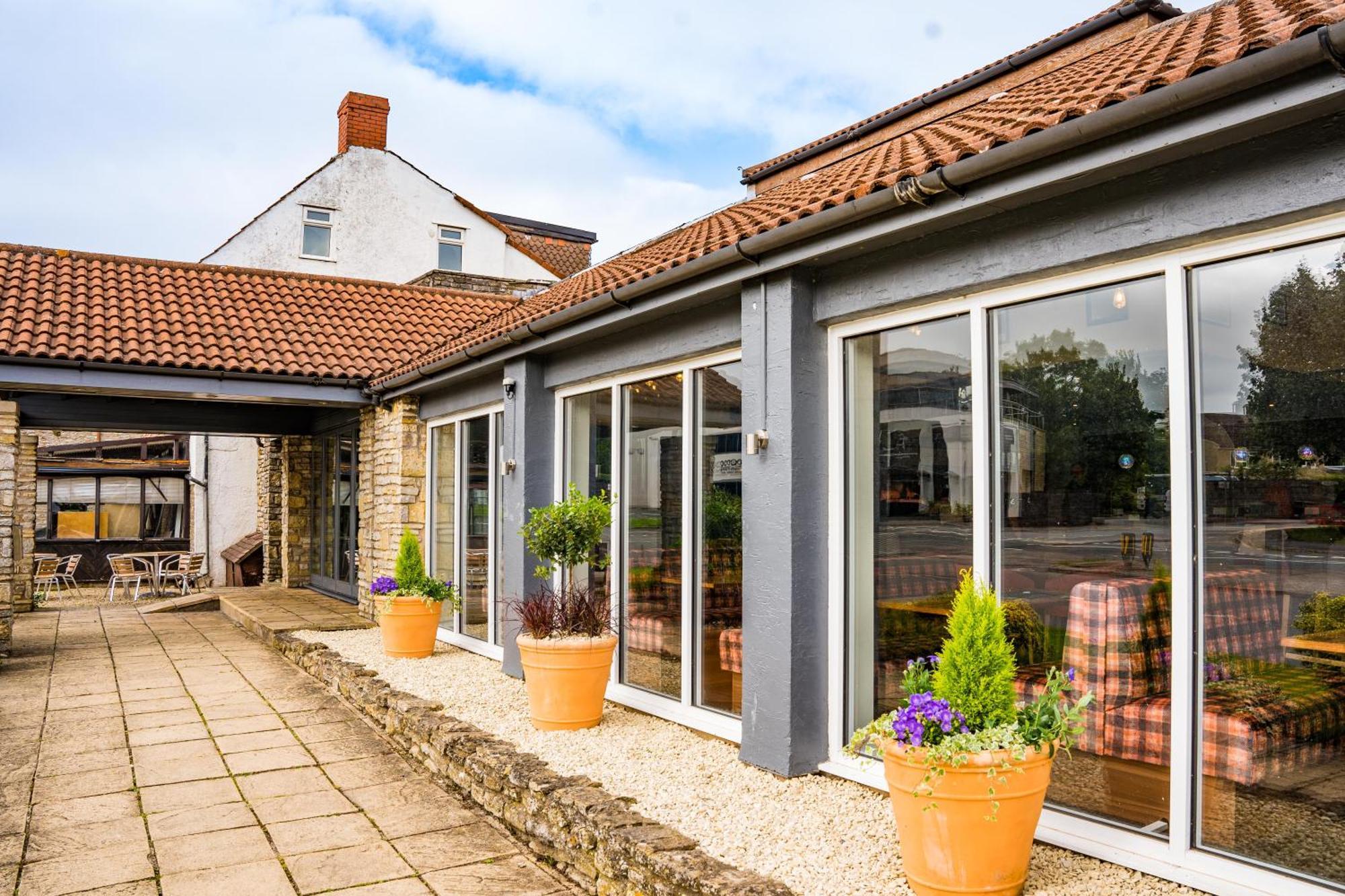 Almondsbury Inn & Lounge Exterior foto
